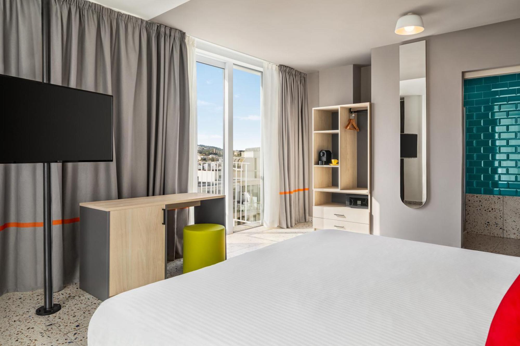 Quadro Hotel, Trademark Collection By Wyndham Saint Julian's エクステリア 写真