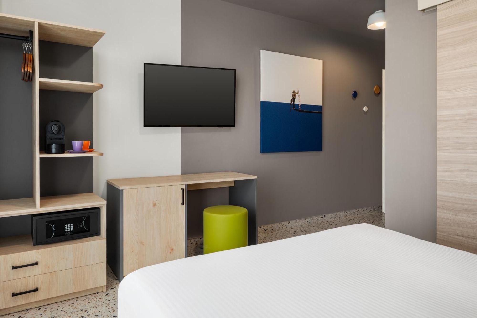 Quadro Hotel, Trademark Collection By Wyndham Saint Julian's エクステリア 写真