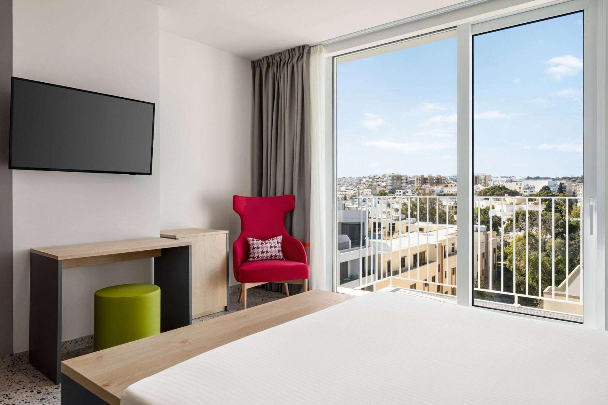 Quadro Hotel, Trademark Collection By Wyndham Saint Julian's エクステリア 写真