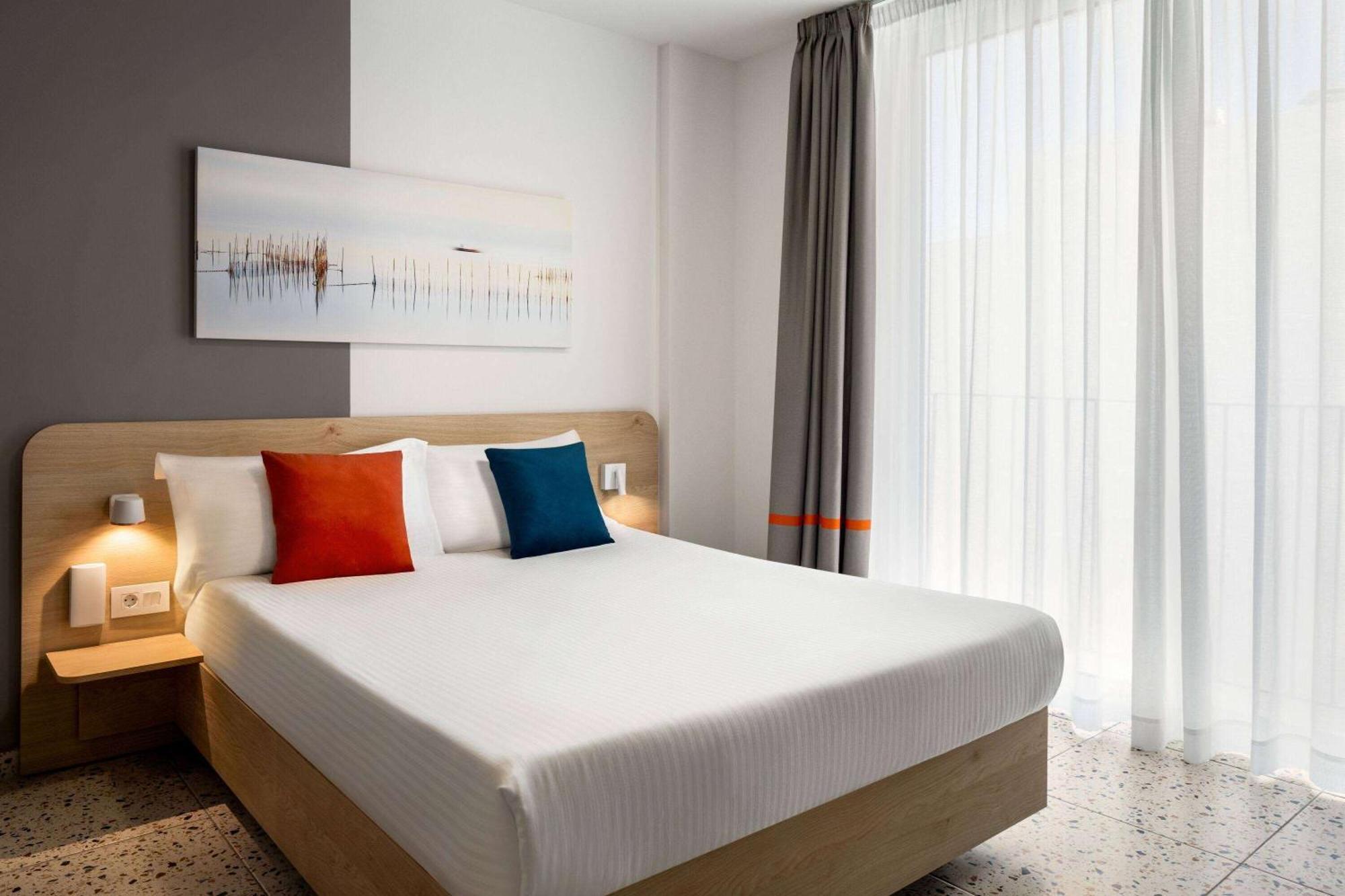 Quadro Hotel, Trademark Collection By Wyndham Saint Julian's エクステリア 写真
