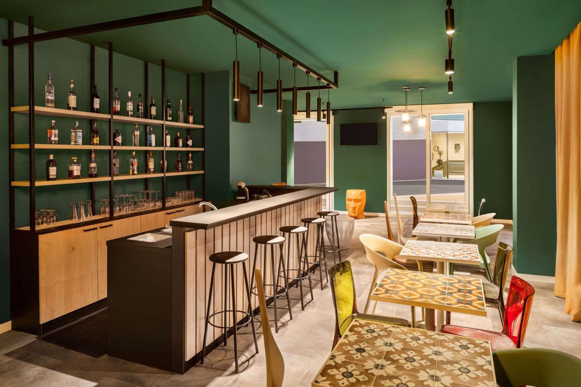 Quadro Hotel, Trademark Collection By Wyndham Saint Julian's エクステリア 写真
