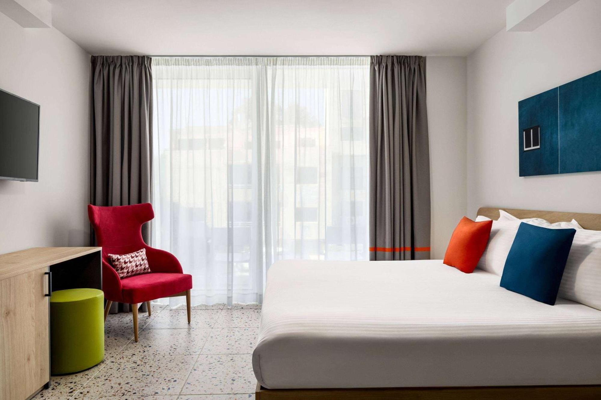 Quadro Hotel, Trademark Collection By Wyndham Saint Julian's エクステリア 写真