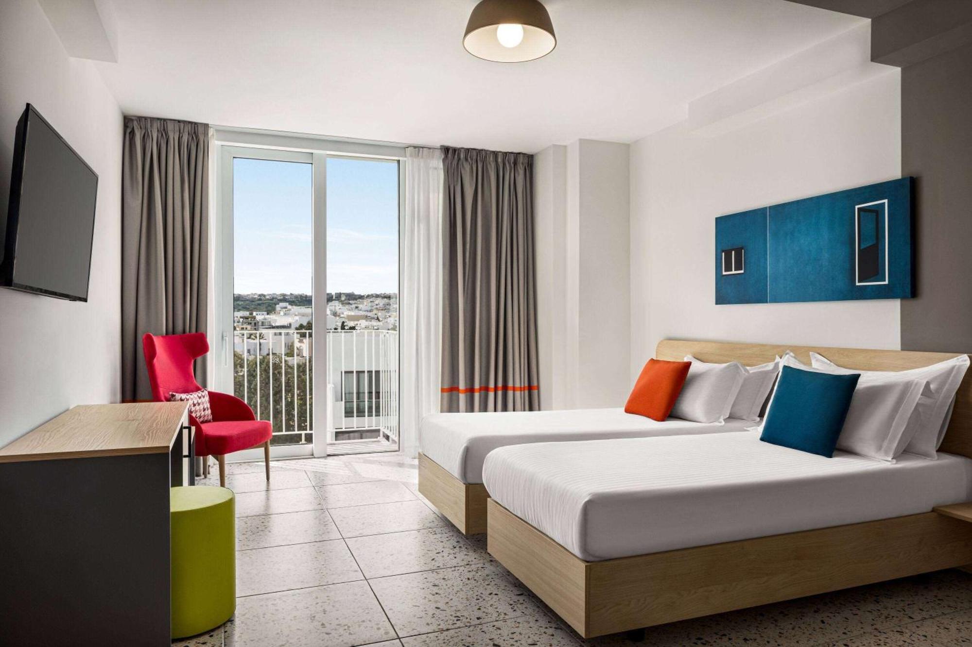Quadro Hotel, Trademark Collection By Wyndham Saint Julian's エクステリア 写真