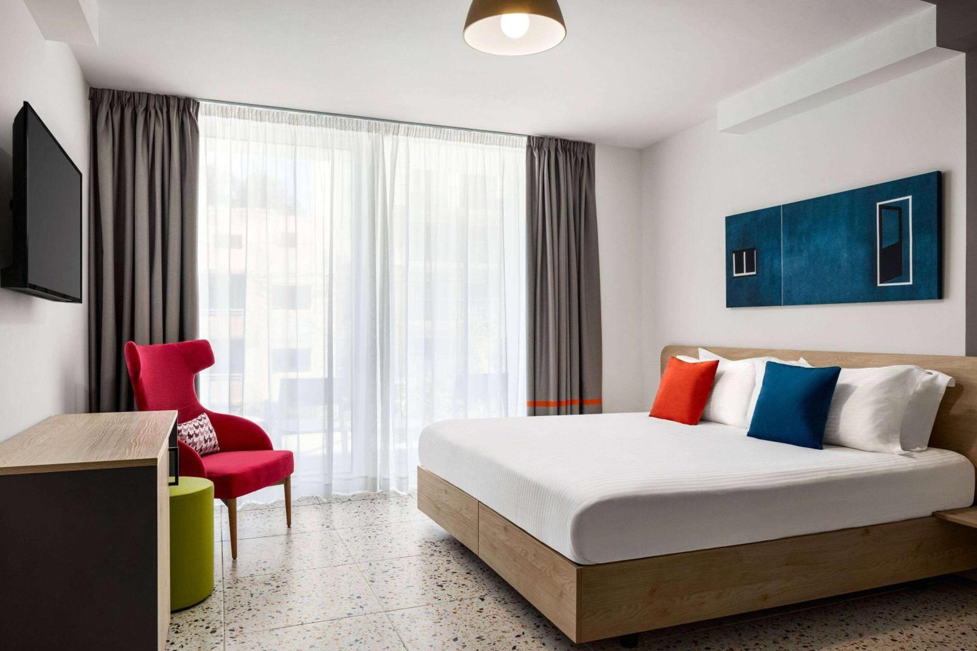 Quadro Hotel, Trademark Collection By Wyndham Saint Julian's エクステリア 写真